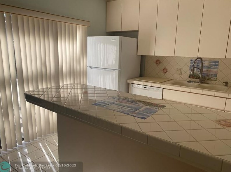 621 6th Ter, West Palm Beach, FL 33418