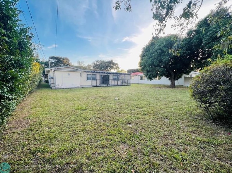 961 173rd St, Miami, FL 33162-2130