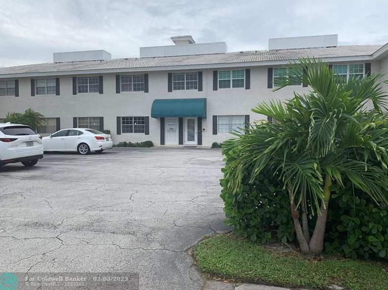299 Sw 7th St #207, Boca Raton, FL 33432