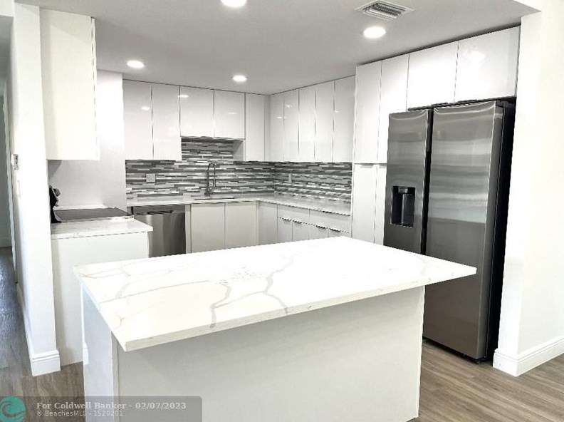 8390 Raymond Dr, Boynton Beach, FL 33472-1063