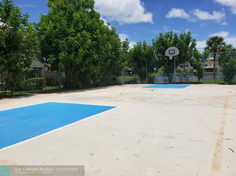 3806 Inlet Cir, Lake Worth FL  33463-2625 exterior