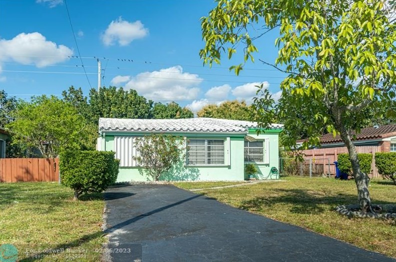 1545 182nd St, Miami, FL 33162-1419