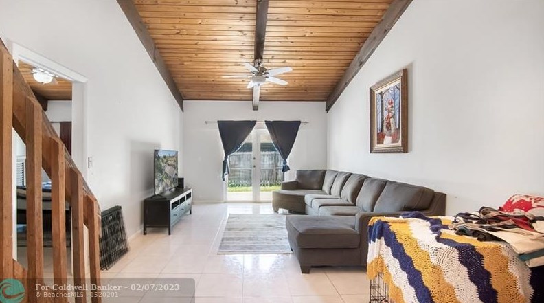 2380 Peach Ct, Hollywood, FL 33026-1622
