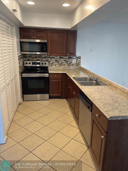 1201 White Pine Dr #1213, West Palm Beach, FL 33414