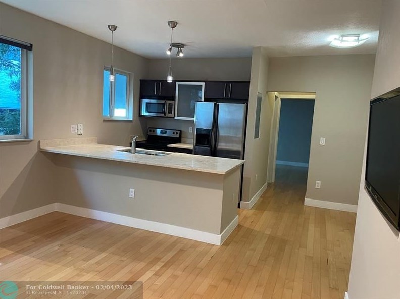 7171 Bay Dr #9, Miami, FL 33141