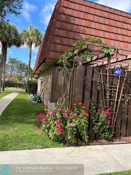 8278 Boca Rio Dr, Boca Raton FL 33433-8317 exterior