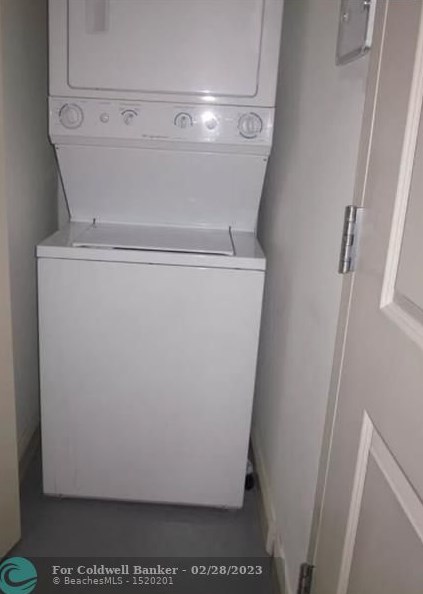 111 Flagler St, Miami FL  33131-1111 exterior