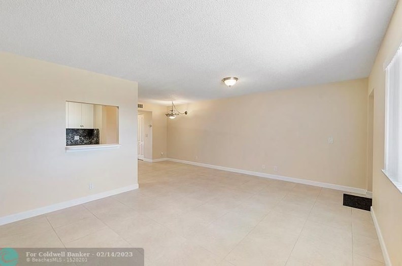 200 Village Green Cir E #312, Lake Worth, FL 33461