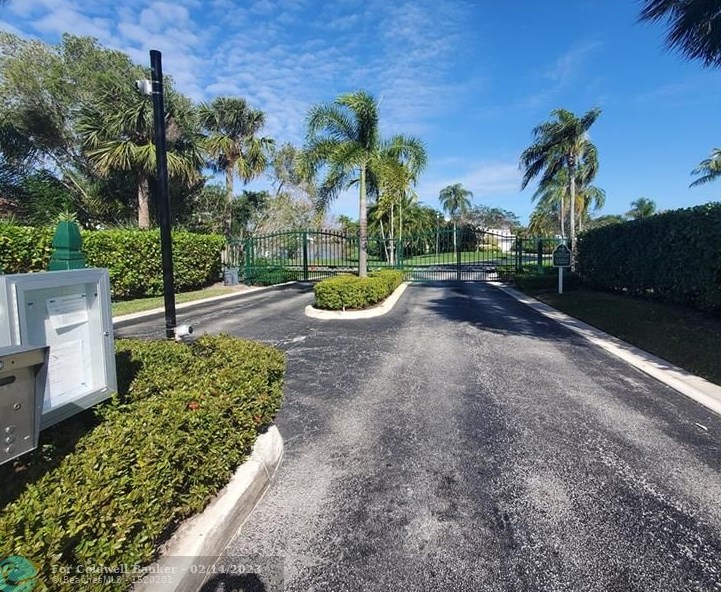 8234 Sanctuary Dr, Hobe Sound FL  33455-3960 exterior