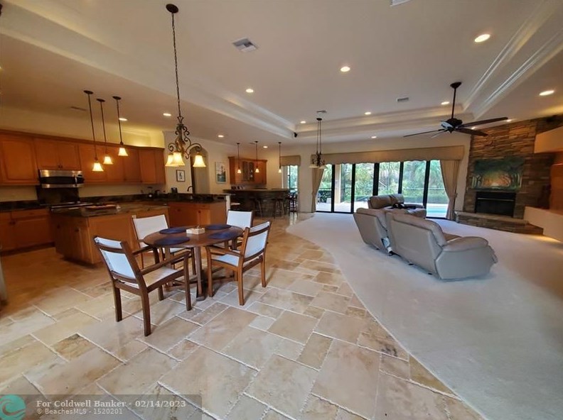 8234 Sanctuary Dr, Hobe Sound FL  33455-3960 exterior