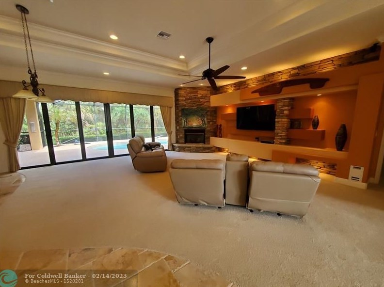 8234 Sanctuary Dr, Hobe Sound FL  33455-3960 exterior