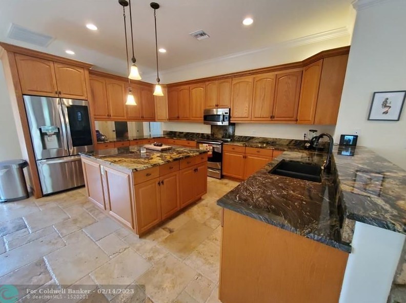 8234 Sanctuary Dr, Hobe Sound FL  33455-3960 exterior