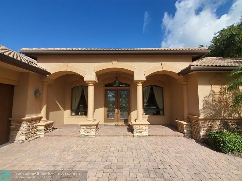 8234 Sanctuary Dr, Hobe Sound FL  33455-3960 exterior