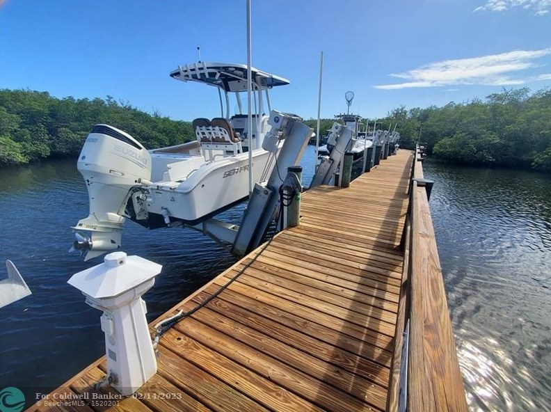 8234 Sanctuary Dr, Hobe Sound FL  33455-3960 exterior