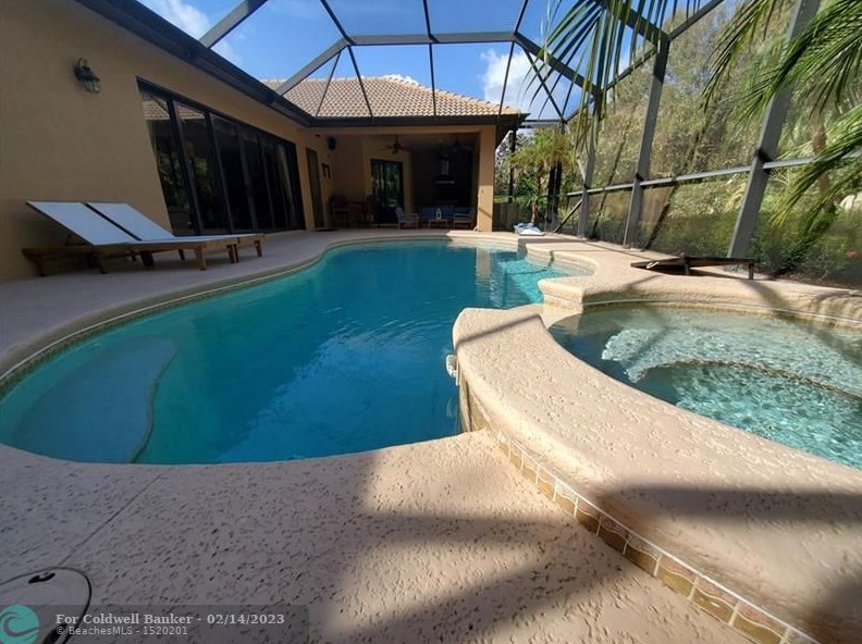 8234 Sanctuary Dr, Hobe Sound FL  33455-3960 exterior