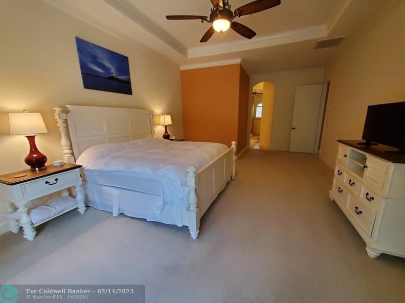 8234 Sanctuary Dr, Hobe Sound FL  33455-3960 exterior