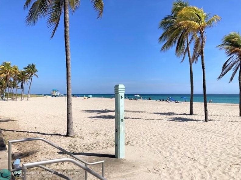 1500 Ocean Dr, Hollywood FL  33019-2363 exterior