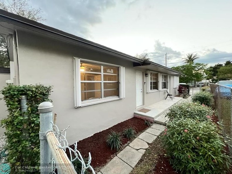 325 Phippen Waiters Rd #2, Dania Beach, FL 33004