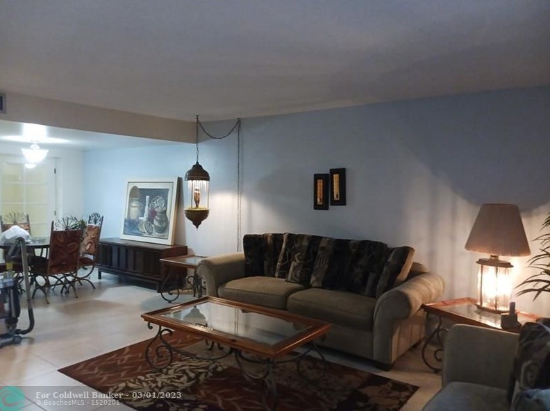 695 W 80th St #695, Hialeah, FL 33014