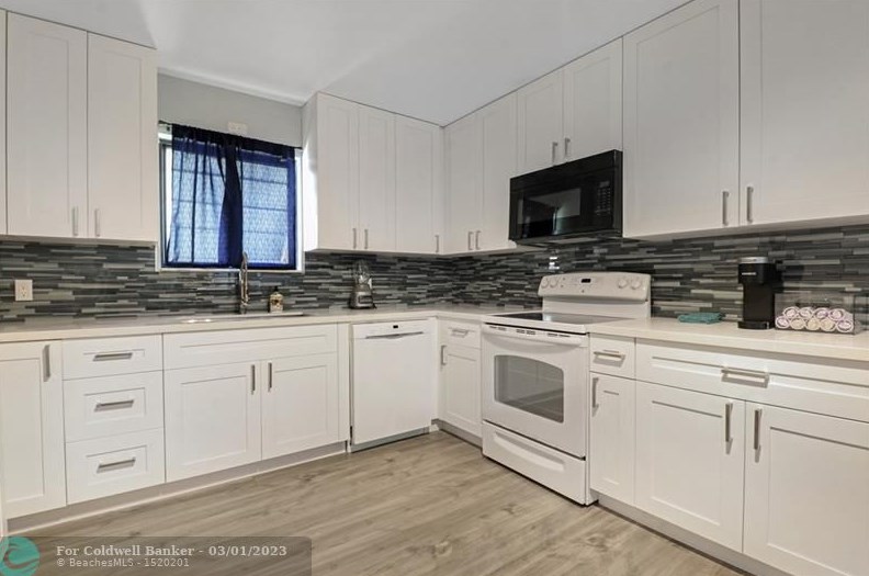 1808 W Hillcrest Ave, Lake Worth, FL 33461