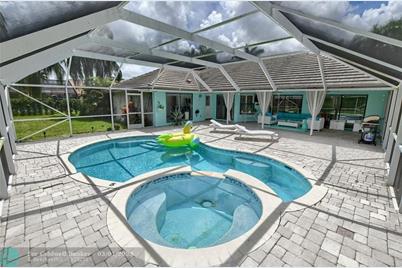 10374  Canoe Brook Cir, Boca Raton, FL 33498 - Photo 1