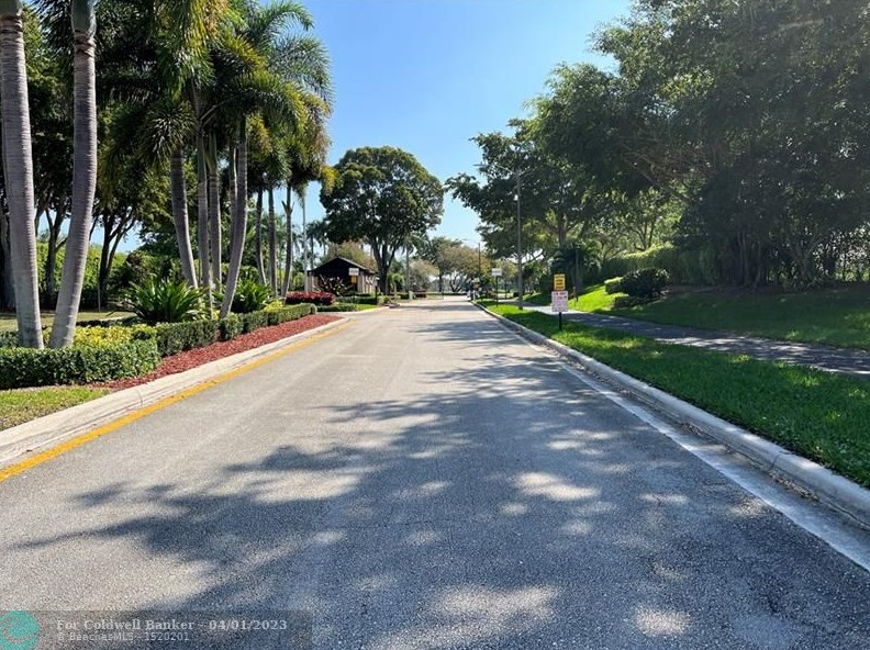 8673 Sunbird Pl, Boca Raton FL 33496-5086 exterior