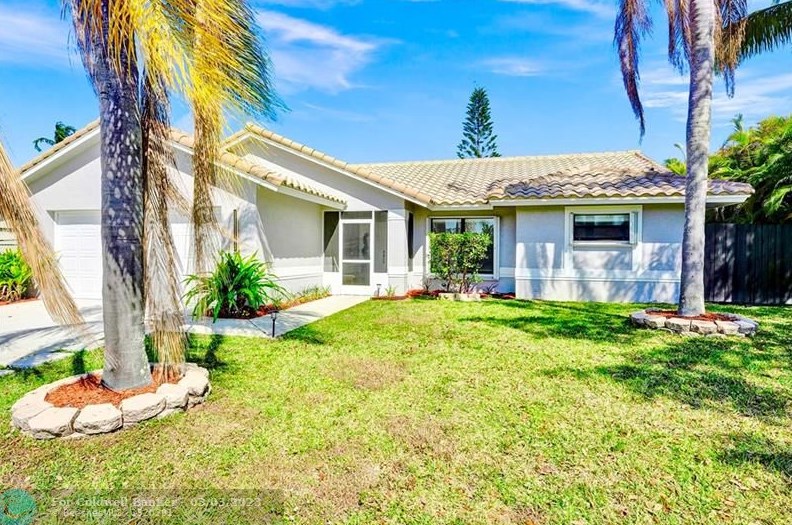 10561 Paso Fino Dr, Lake Worth FL  33449-8009 exterior