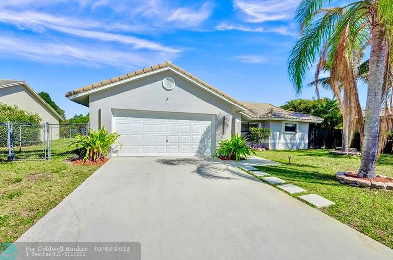 10561 Paso Fino Dr, Lake Worth FL  33449-8009 exterior