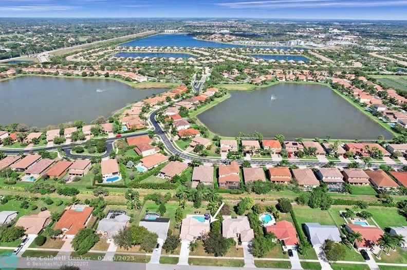 10561 Paso Fino Dr, Lake Worth FL  33449-8009 exterior