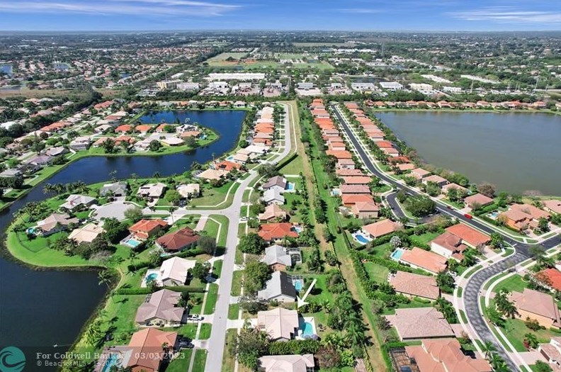 10561 Paso Fino Dr, Lake Worth FL  33449-8009 exterior