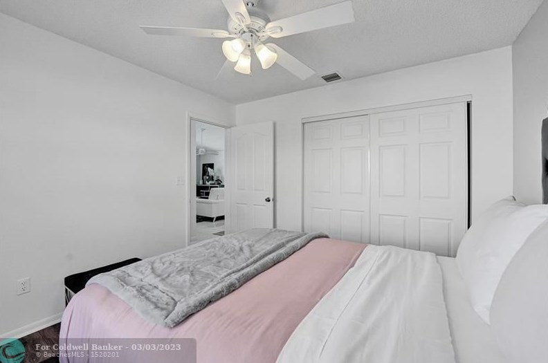 10561 Paso Fino Dr, Lake Worth FL  33449-8009 exterior