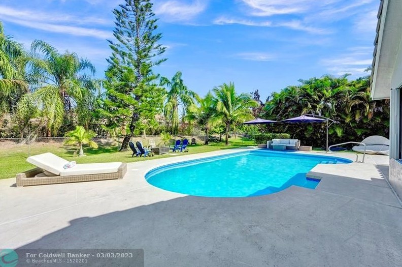 10561 Paso Fino Dr, Lake Worth FL  33449-8009 exterior