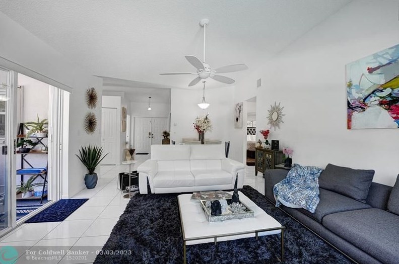 10561 Paso Fino Dr, Lake Worth FL  33449-8009 exterior