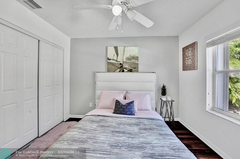 10561 Paso Fino Dr, Lake Worth FL  33449-8009 exterior