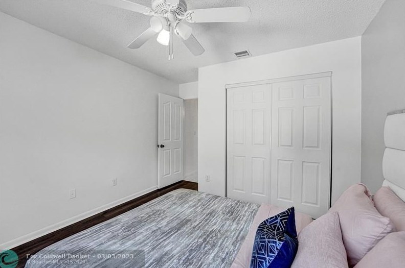 10561 Paso Fino Dr, Lake Worth FL  33449-8009 exterior