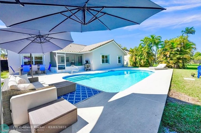 10561 Paso Fino Dr, Lake Worth FL  33449-8009 exterior