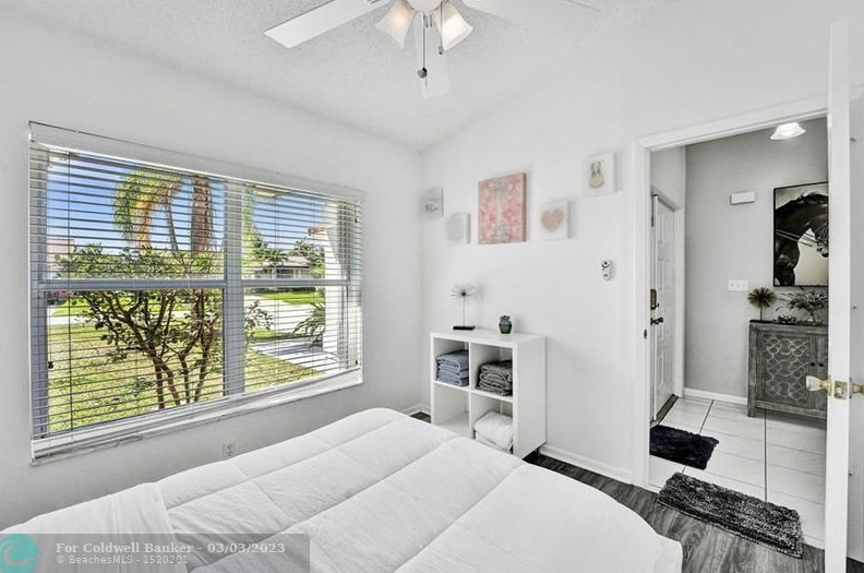 10561 Paso Fino Dr, Lake Worth FL  33449-8009 exterior