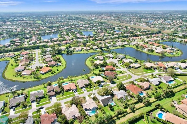 10561 Paso Fino Dr, Lake Worth FL  33449-8009 exterior