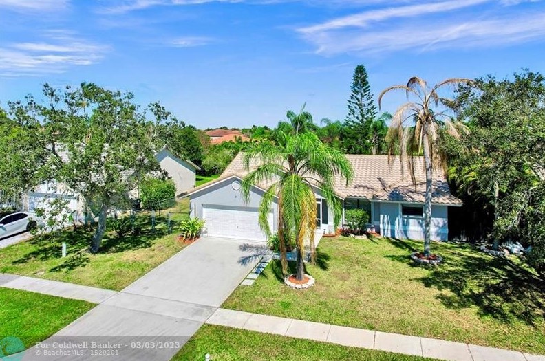 10561 Paso Fino Dr, Lake Worth FL  33449-8009 exterior