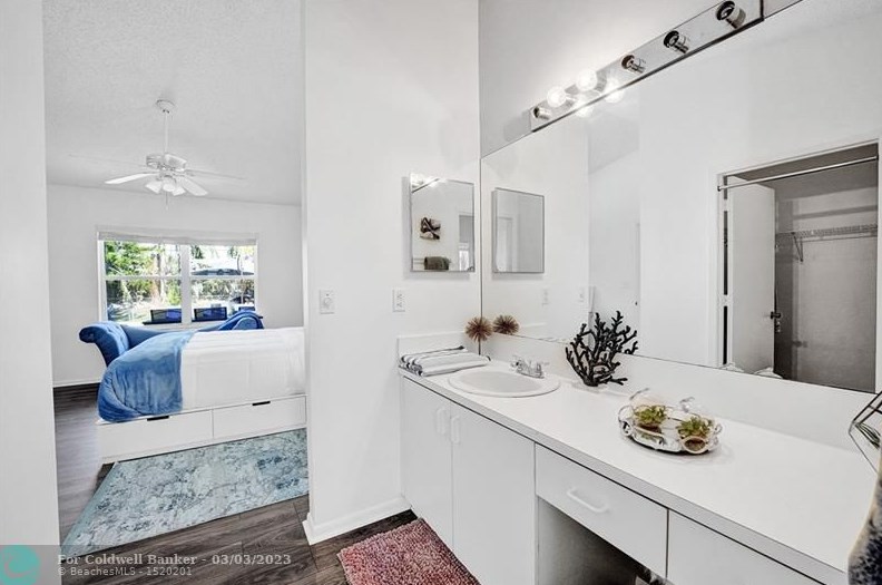 10561 Paso Fino Dr, Lake Worth FL  33449-8009 exterior