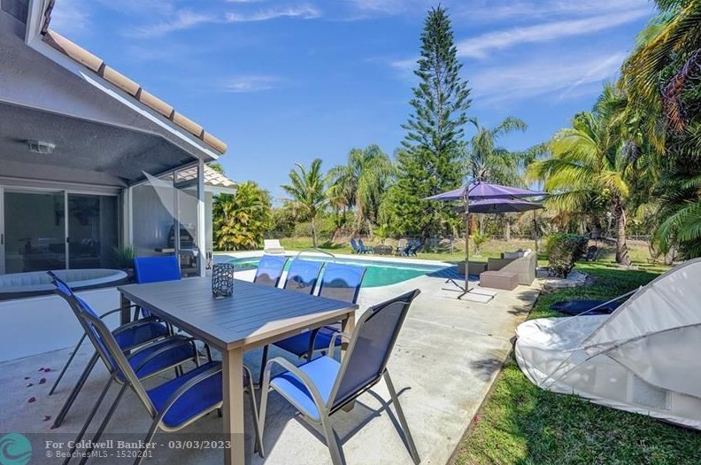 10561 Paso Fino Dr, Lake Worth FL  33449-8009 exterior