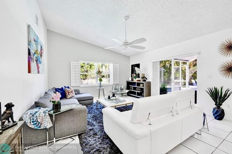 10561 Paso Fino Dr, Lake Worth FL  33449-8009 exterior