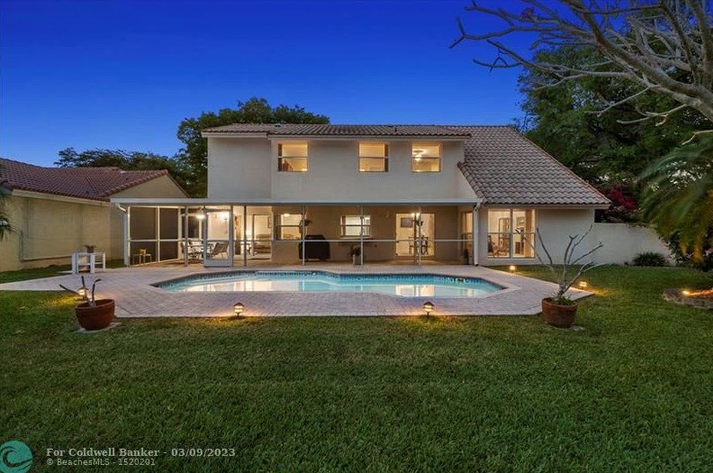 2945 Aviary Dr, Hollywood, FL 33026-3641