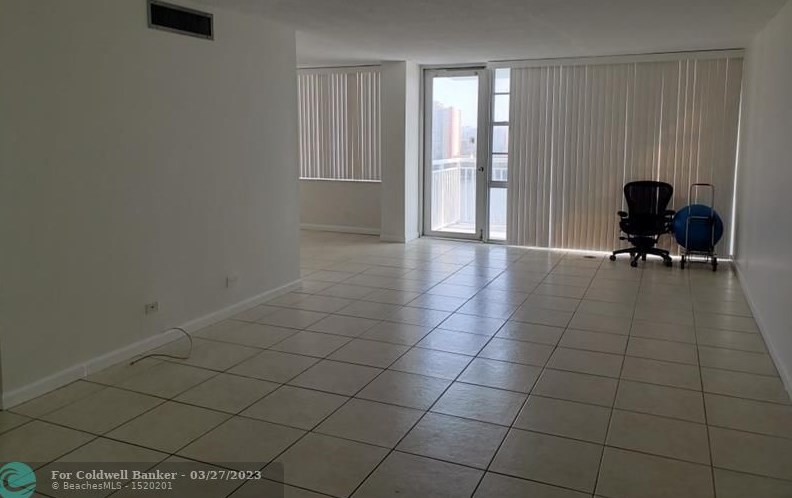 301 174th St, Miami FL  33162-1873 exterior