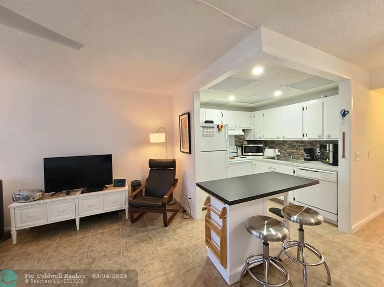 235 Tilford L, Pompano Beach, FL 33442-2166