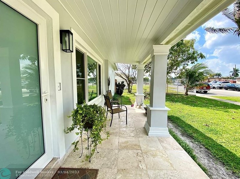 5215 116th Ave, Miami, FL 33165-6825