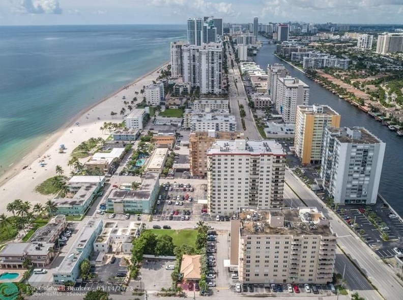 1501 Ocean Dr, Hollywood FL  33019-2331 exterior