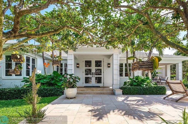 233 Venetian Dr, Delray Beach, FL 33483