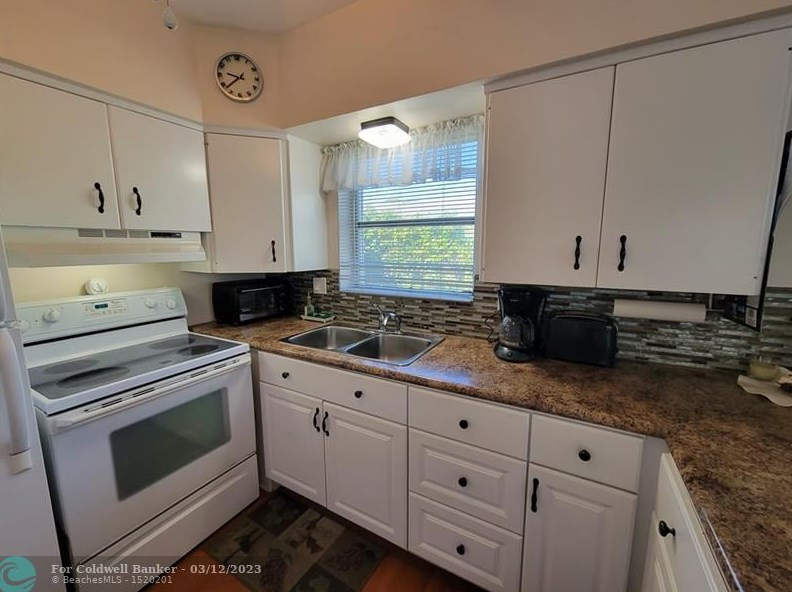 2222 Taylor St, Hollywood, FL 33020-4420