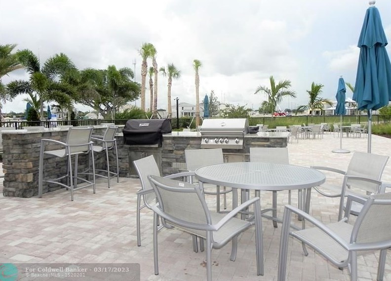 4330 Hillcrest Dr, Hollywood FL  33021-7933 exterior